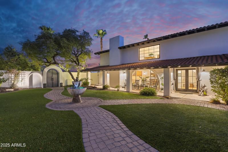 017_Private Courtyard