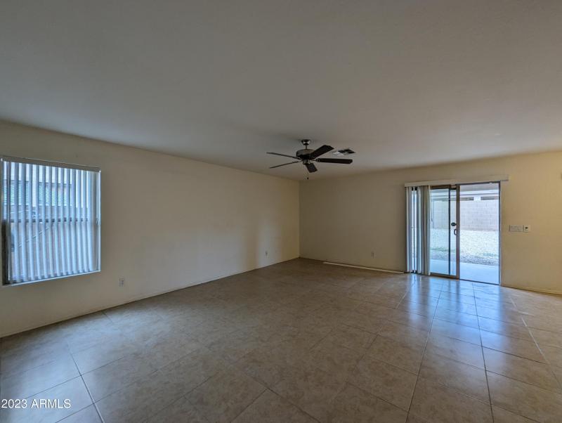 3215 W SAINT ANNE AVE