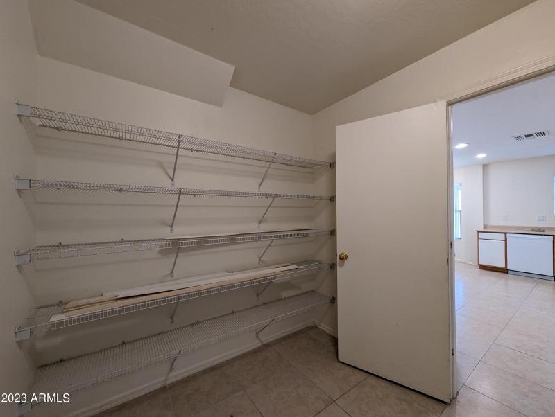 3215 W SAINT ANNE AVE