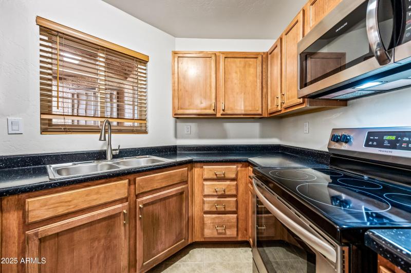 12-3845EGR108-ocupix