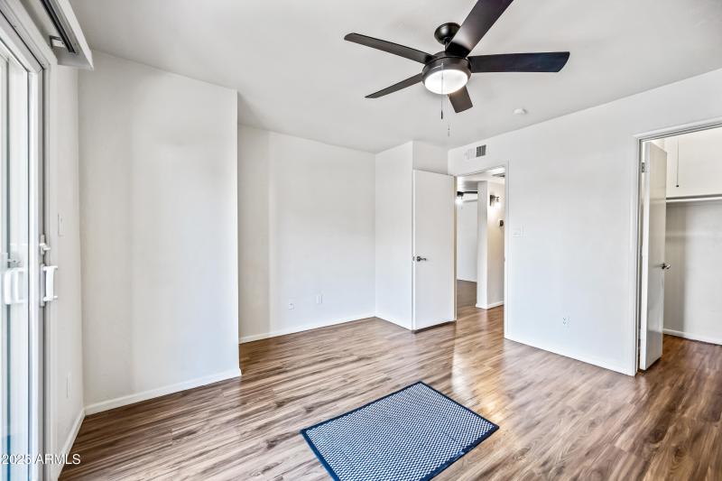 27-3845EGR108-ocupix