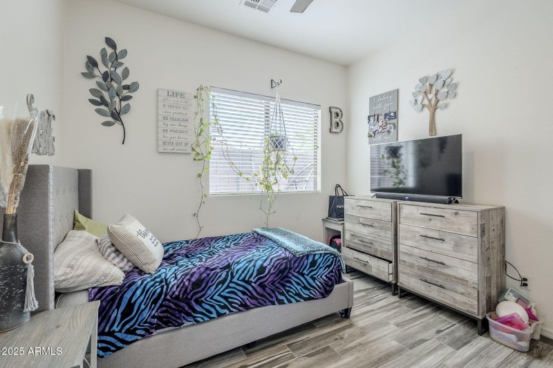 43-web-or-mls-Zachary-43