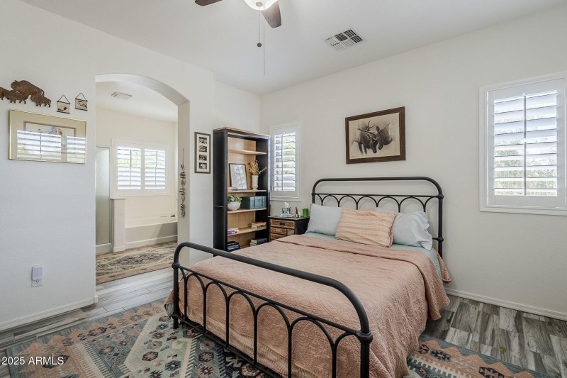 35-web-or-mls-Zachary-35