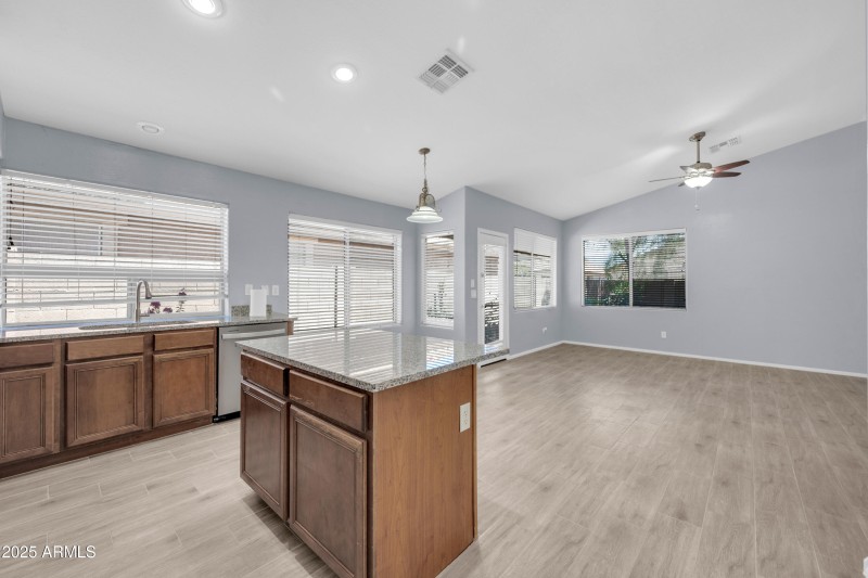 4255 E Rock Dr-8