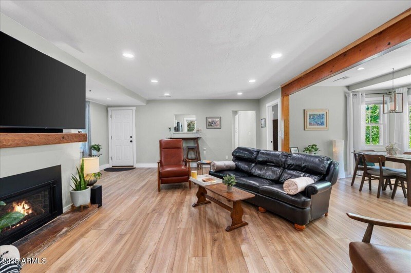 04-Living Room