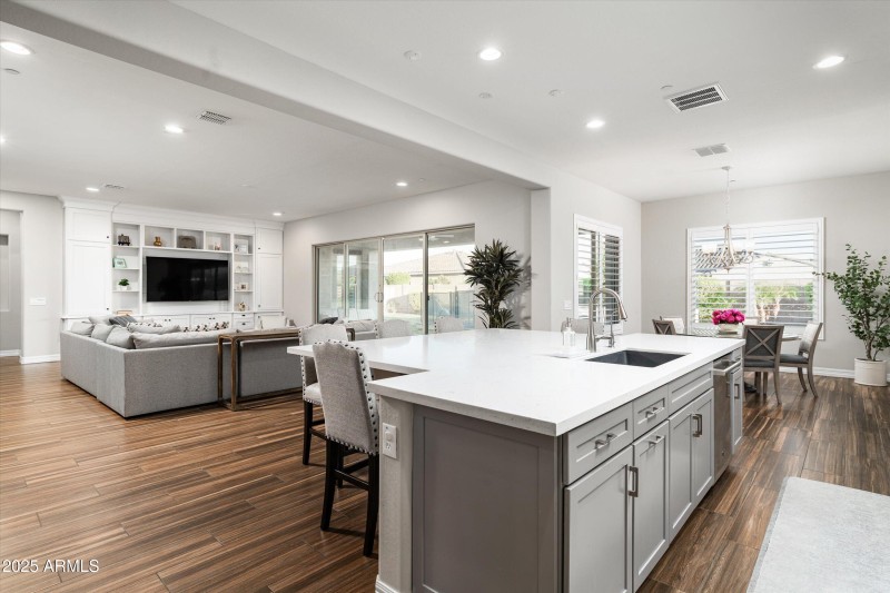 26-3727 E Fargo St (26 of 68)