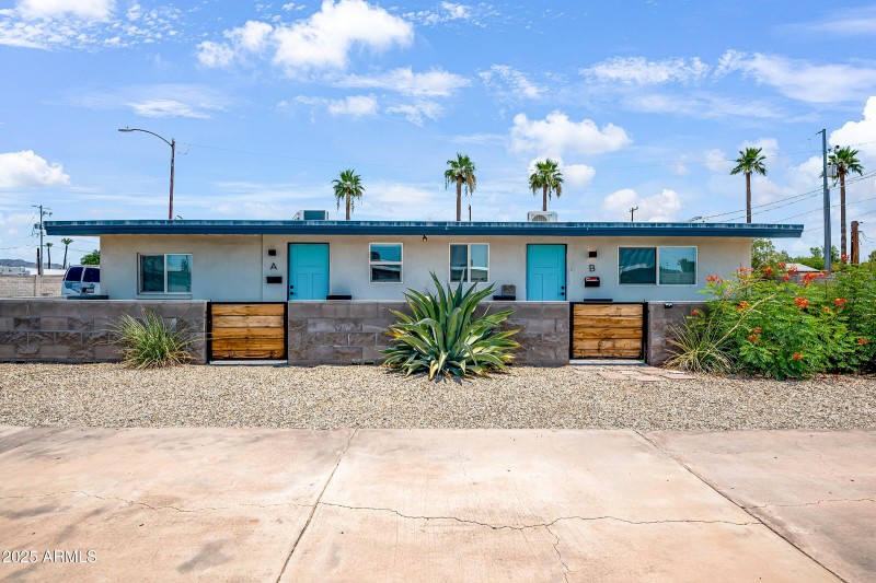 9-custom-1023 E Amelia Ave-9