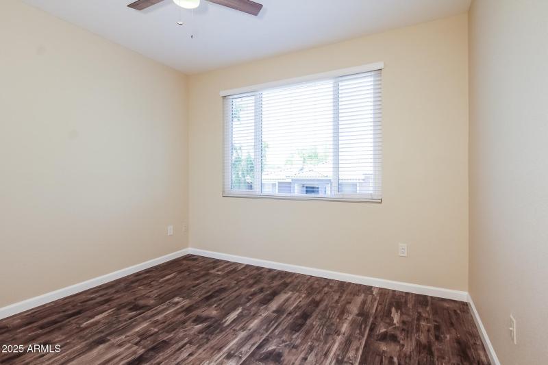 8-photo-Main-Bedroom