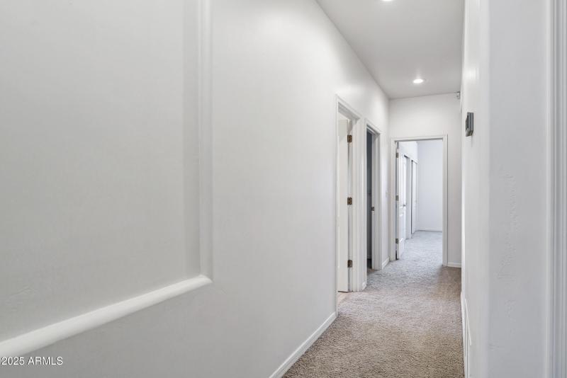 3819 E Ivyglen St-32