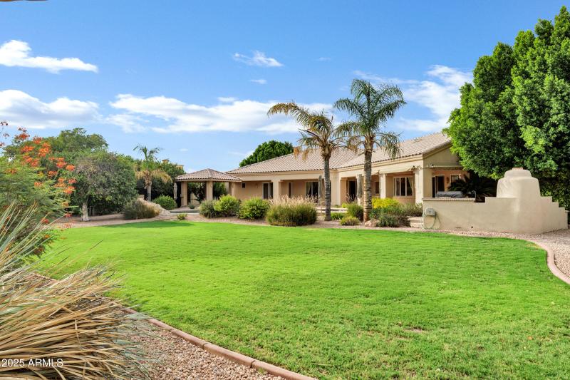 3819 E Ivyglen St-61