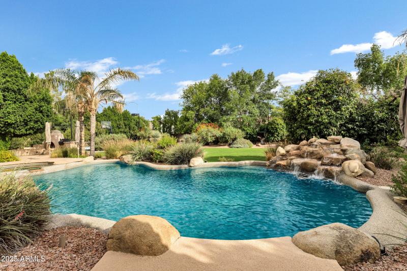 3819 E Ivyglen St-70