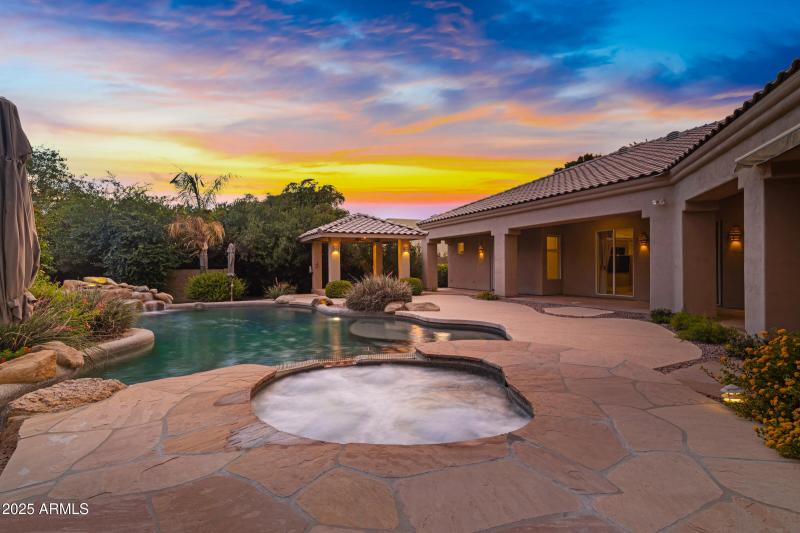 3819 E Ivyglen St-78