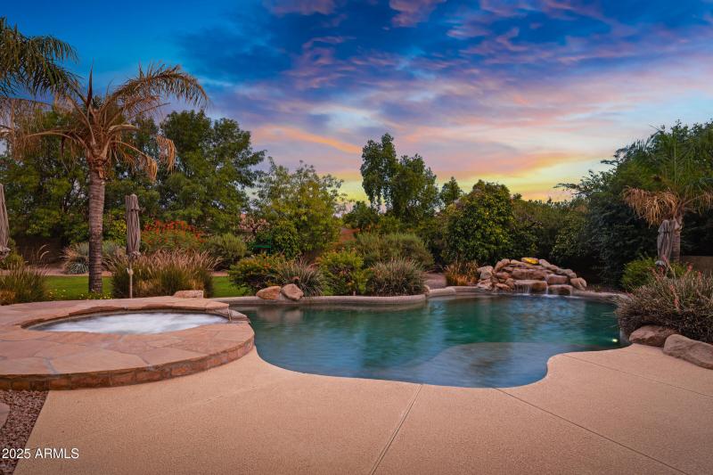 3819 E Ivyglen St-79