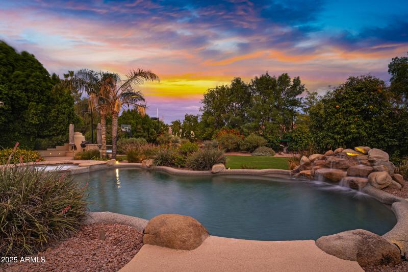 3819 E Ivyglen St-81