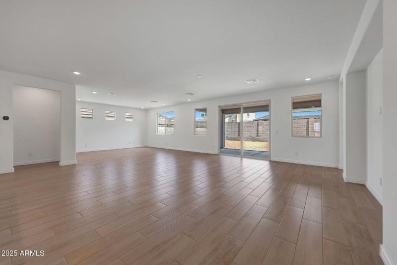 1025_Crimson_14786_Greatroom