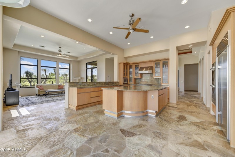 013_Kitchen