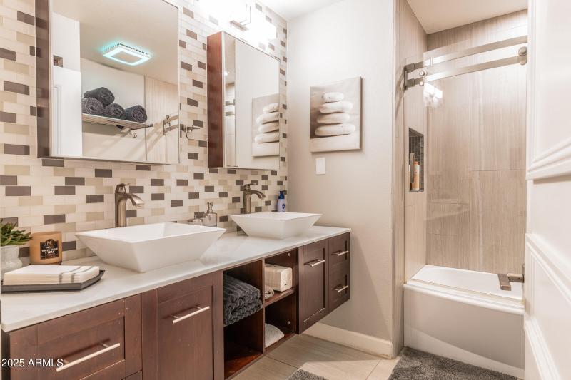 DownstairsBathroom01