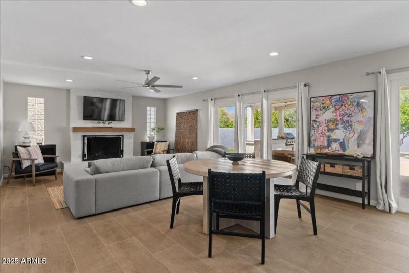 14-Dining and Family Room