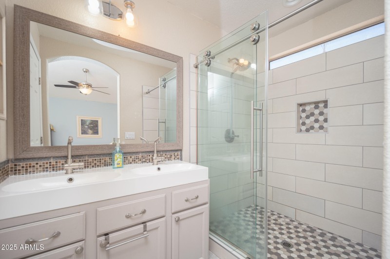 Primary-Bath_01