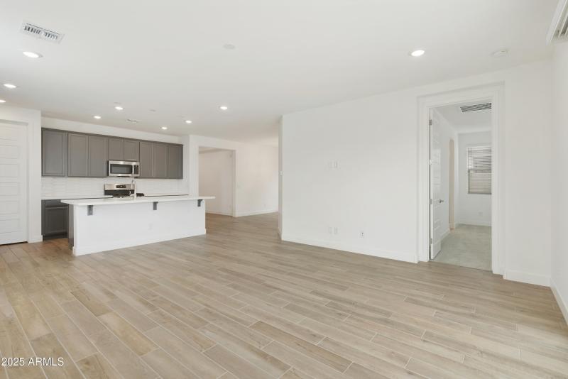 GREAT ROOM / KITCHEN