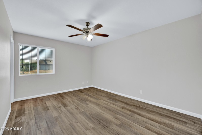 2602 W Fremont Dr-17