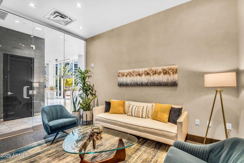 Great den/sitting area