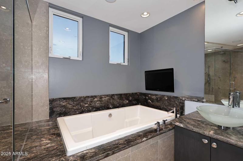 Primary Bath-Toto Tub