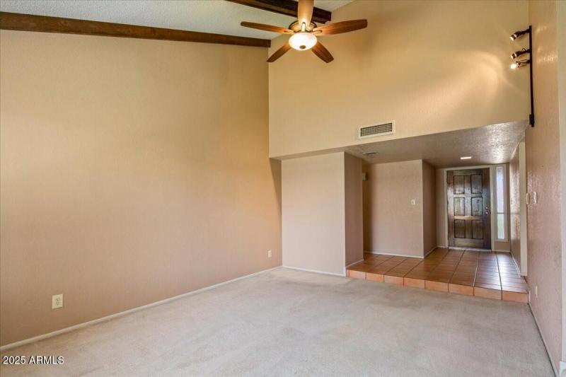 009_09Living Room To Entry