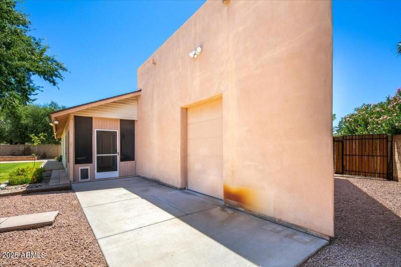 040_40Back Garage Entry