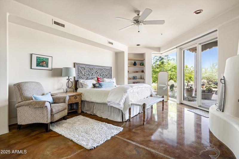 Main level en-suite 2