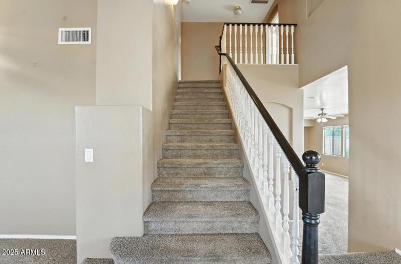 16916 W Northampton Rd-09