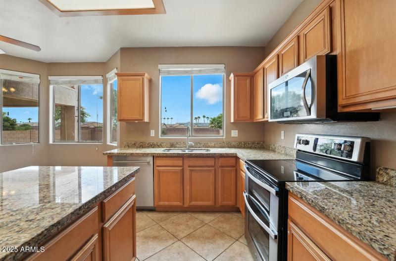 16916 W Northampton Rd-15