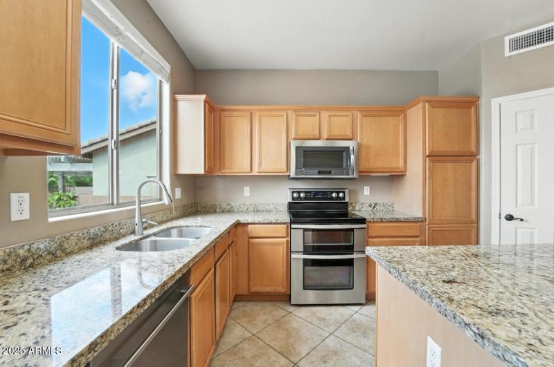 16916 W Northampton Rd-14