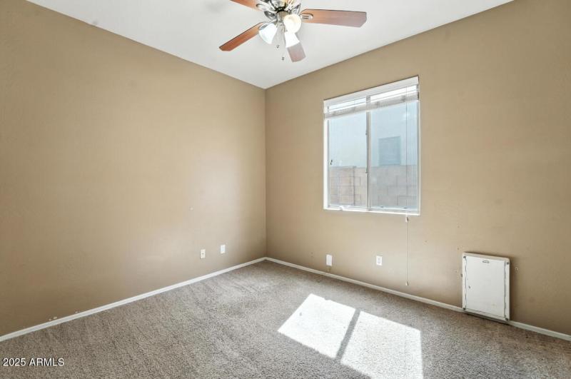 16916 W Northampton Rd-23