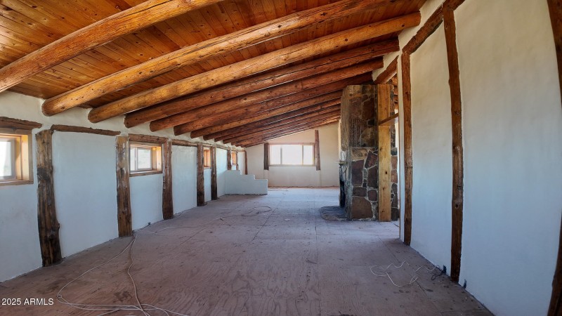 240-UPSTAIRS APARTMENT NOT FINISHED