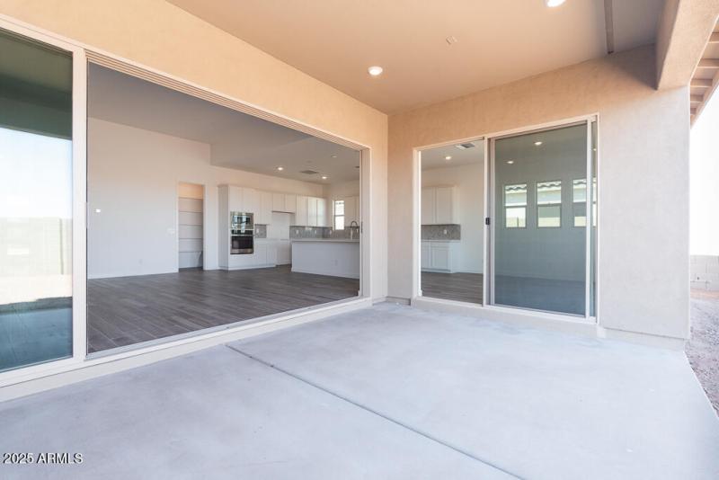 Tri Pointe Blossom Rock 494 - Covered Ou