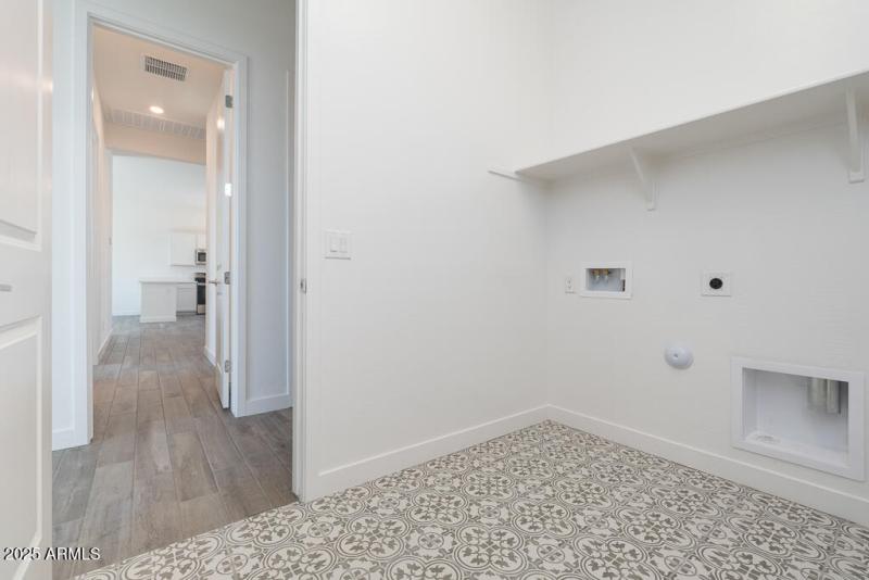 Tri Pointe Blossom Rock 494 - Laundry-1M