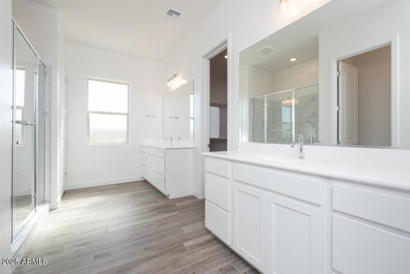 Tri Pointe Blossom Rock 494 - Primary Ba