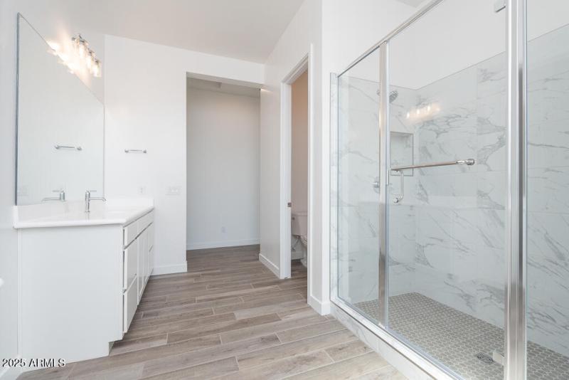 Tri Pointe Blossom Rock 494 - Primary Ba