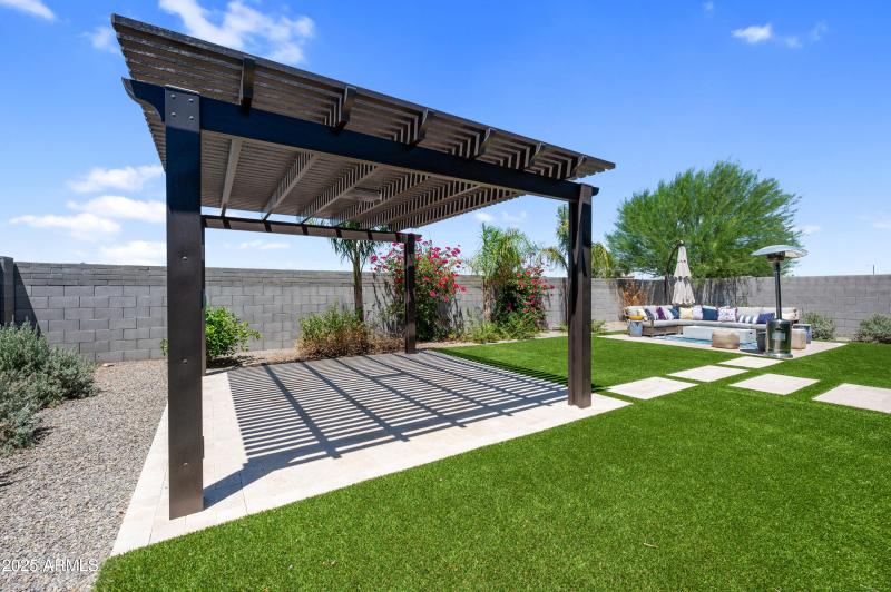 33-37082 N Rhinelander Backyard