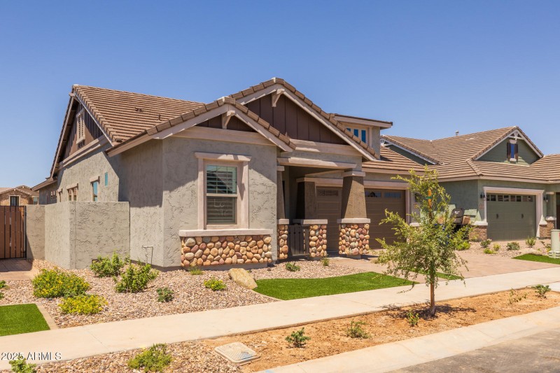 2)FRONT OF HOME
