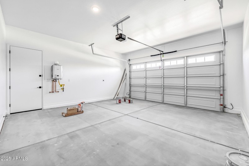 28)GARAGE