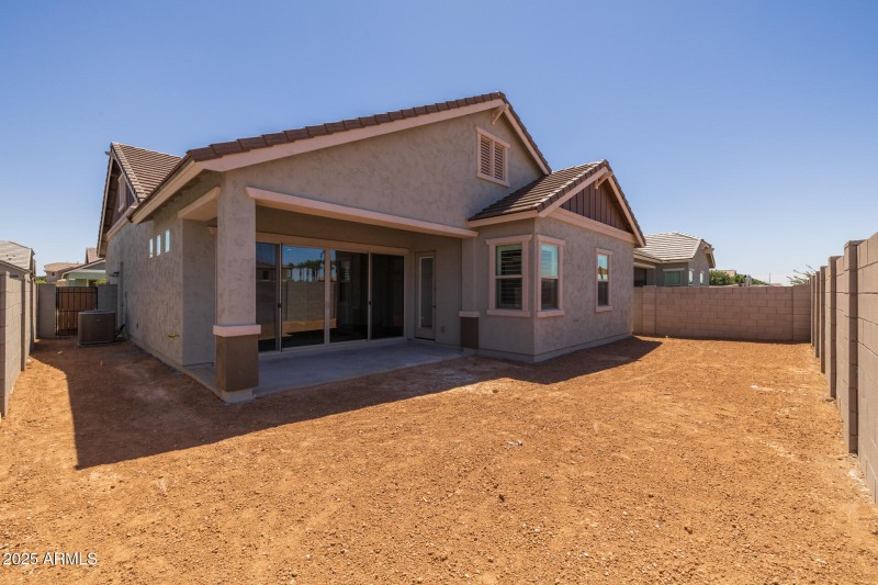 29)BACK OF HOME