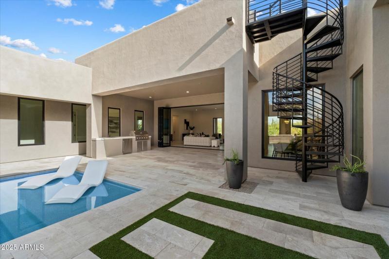 Backyard/Staircase to Roof Deck