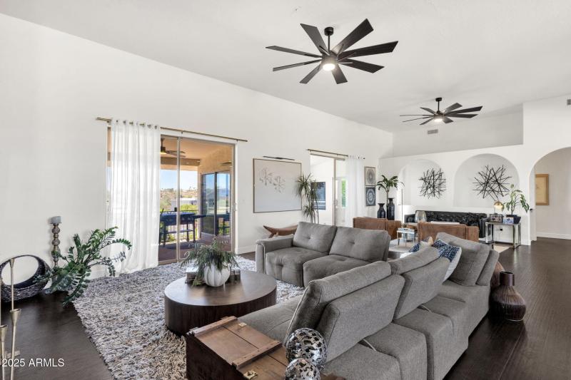 8-web-or-mls-15513-e-palisades-blvd