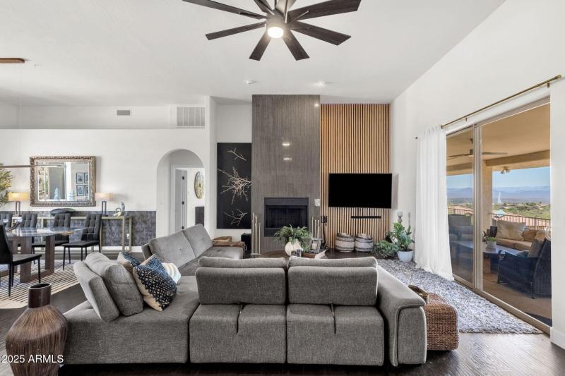 9-web-or-mls-15513-e-palisades-blvd