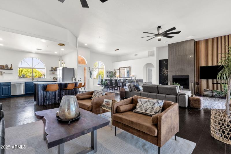 20-web-or-mls-15513-e-palisades-blvd