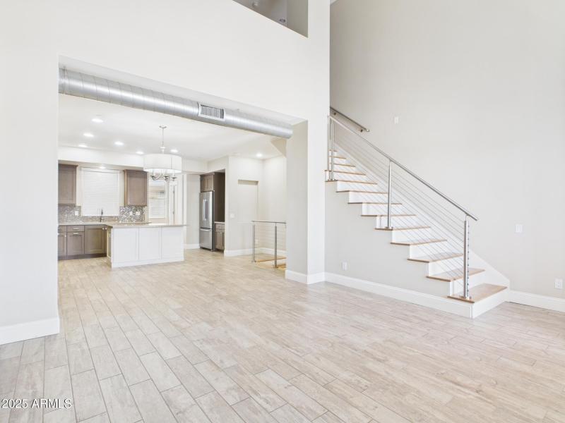 CAM02404G0-PR0130-STILL008