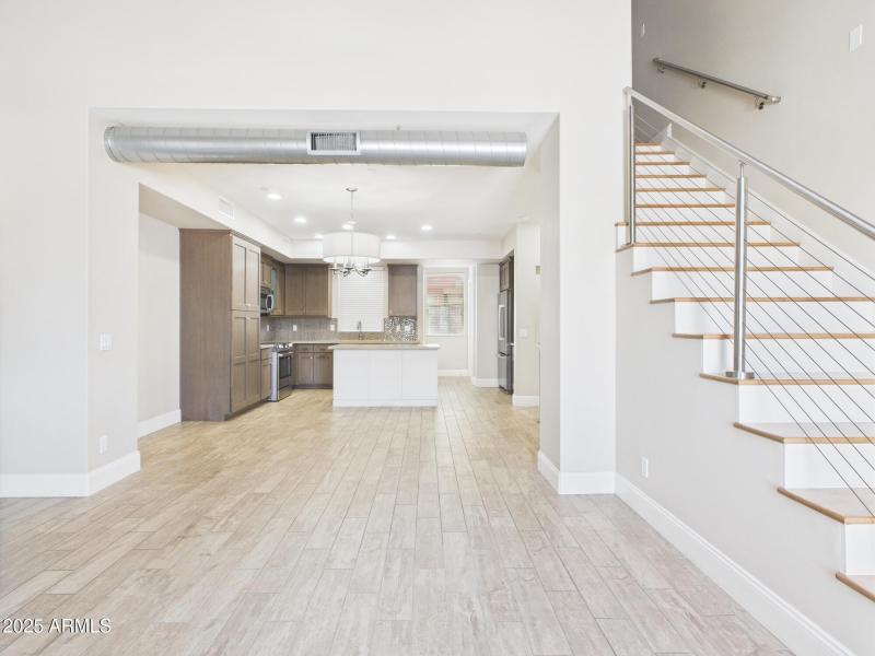 CAM02404G0-PR0130-STILL009