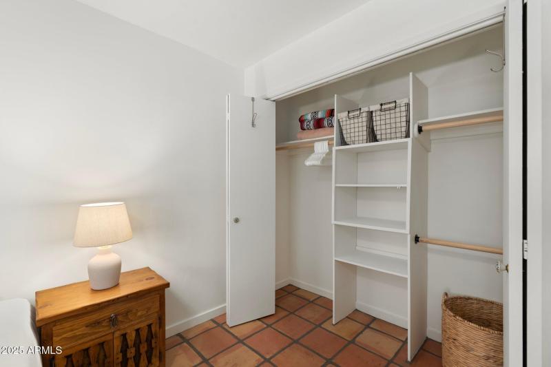 large-019602df-4ce5-7213-8321-8ccd86e6c3